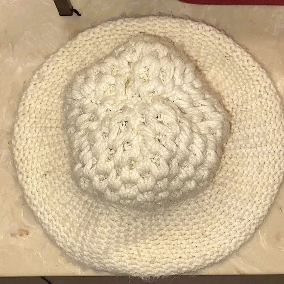 Knitted Bucket Hat - Picture 3 of 4